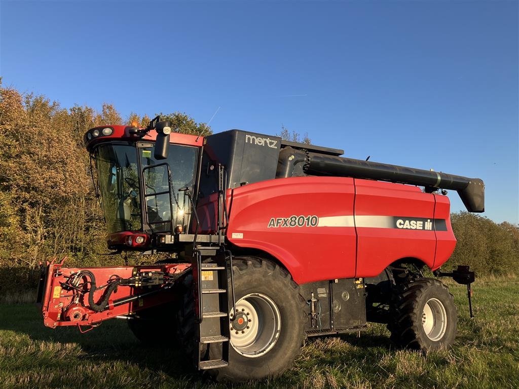 Mähdrescher типа Case IH 8010, Gebrauchtmaschine в Videbæk (Фотография 3)