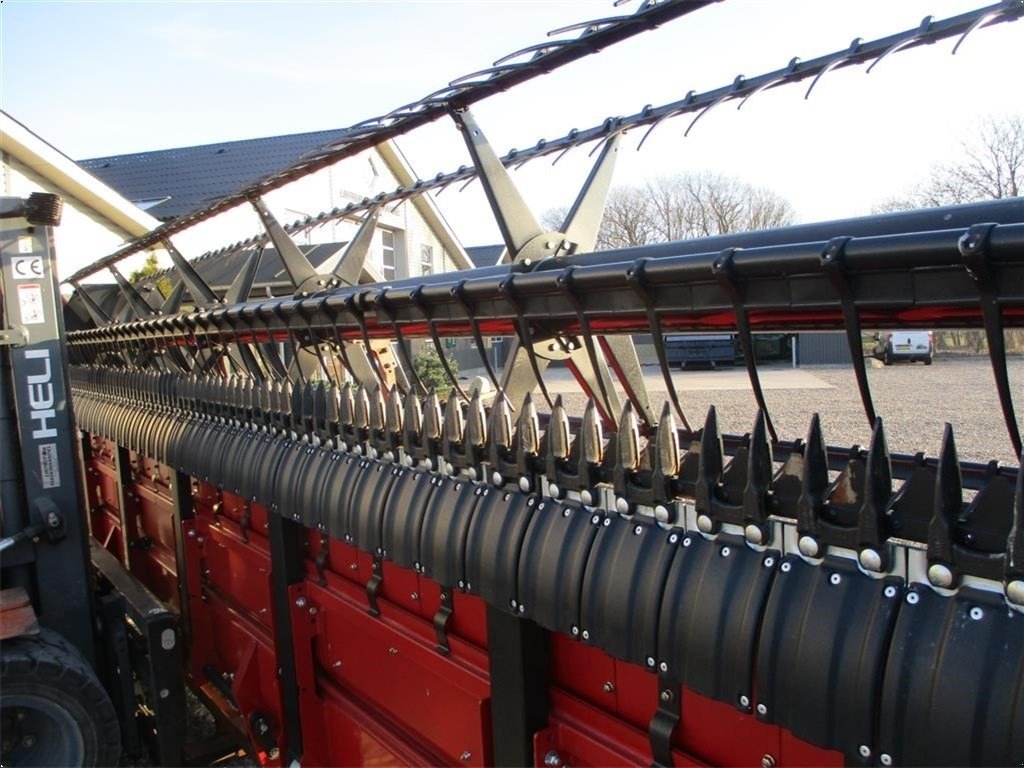 Mähdrescher tipa Case IH 8250 Axial-Flow With 3020 30fod 9m TERRAFLEX  header., Gebrauchtmaschine u Lintrup (Slika 5)