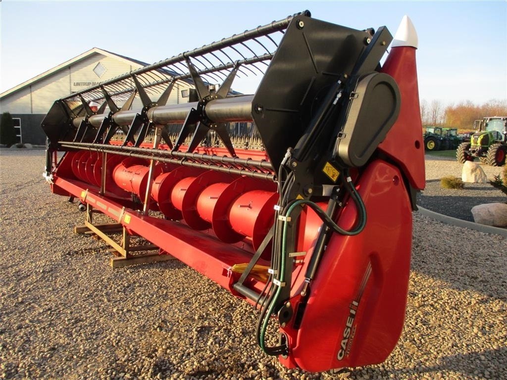 Mähdrescher typu Case IH 8250 Axial-Flow With 3020 30fod 9m TERRAFLEX  header., Gebrauchtmaschine v Lintrup (Obrázek 4)