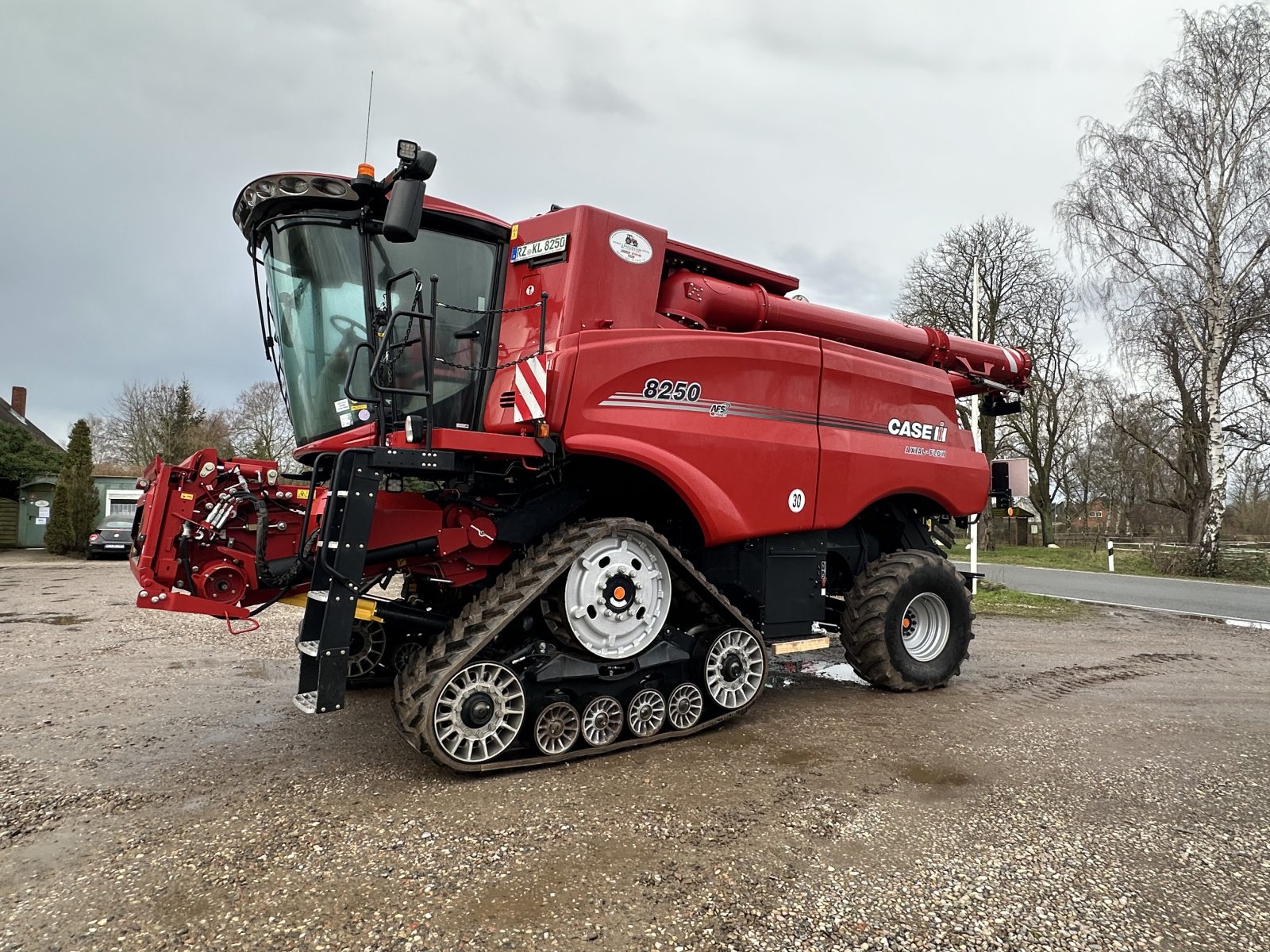 Mähdrescher of the type Case IH 8250 AXIAL-FLOW, Gebrauchtmaschine in Klempau (Picture 8)