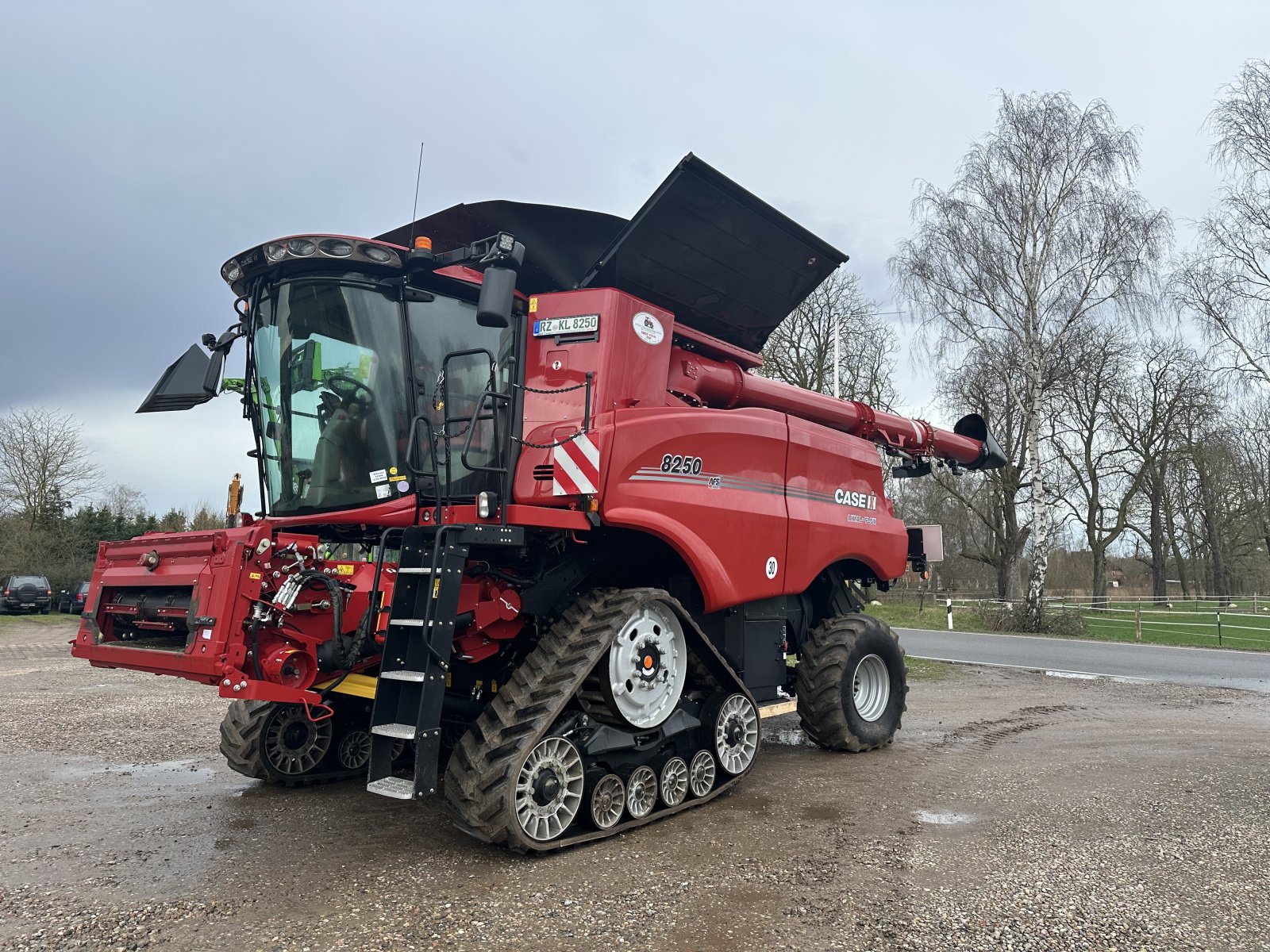 Mähdrescher du type Case IH 8250 AXIAL-FLOW, Gebrauchtmaschine en Klempau (Photo 1)