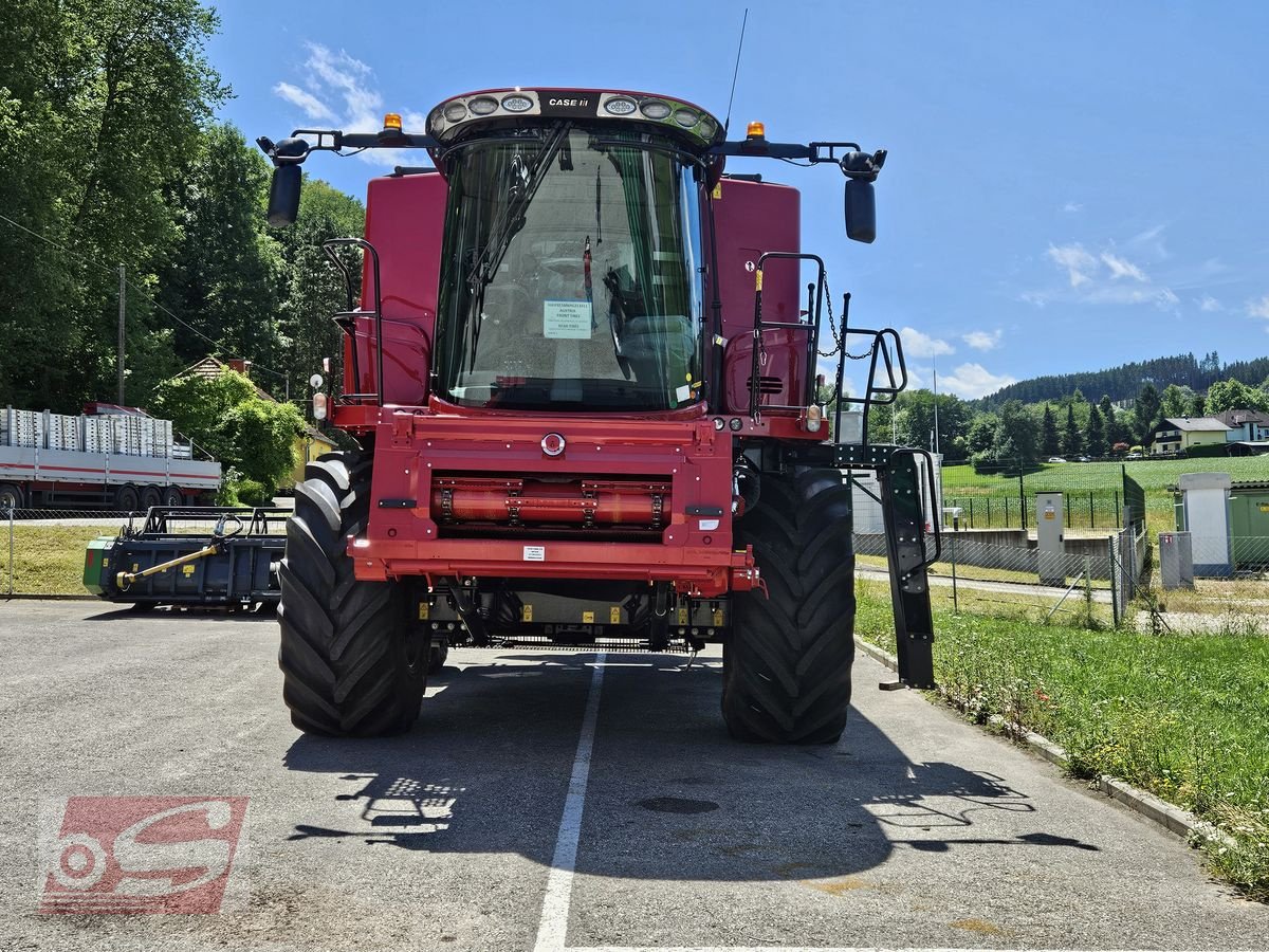 Mähdrescher des Typs Case IH 8250, Gebrauchtmaschine in Offenhausen (Bild 2)