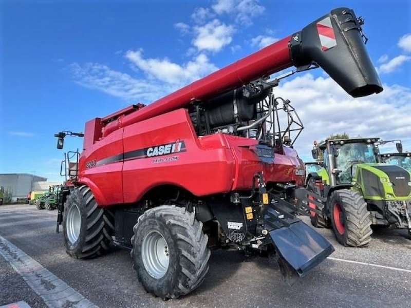 Mähdrescher des Typs Case IH AF 8240 T4, Gebrauchtmaschine in Landsberg (Bild 3)