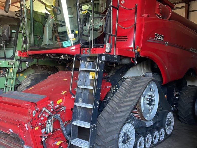 Mähdrescher tip Case IH Axial  7250   Raupe   Allrad    Neuwertig, Gebrauchtmaschine in Schutterzell (Poză 1)