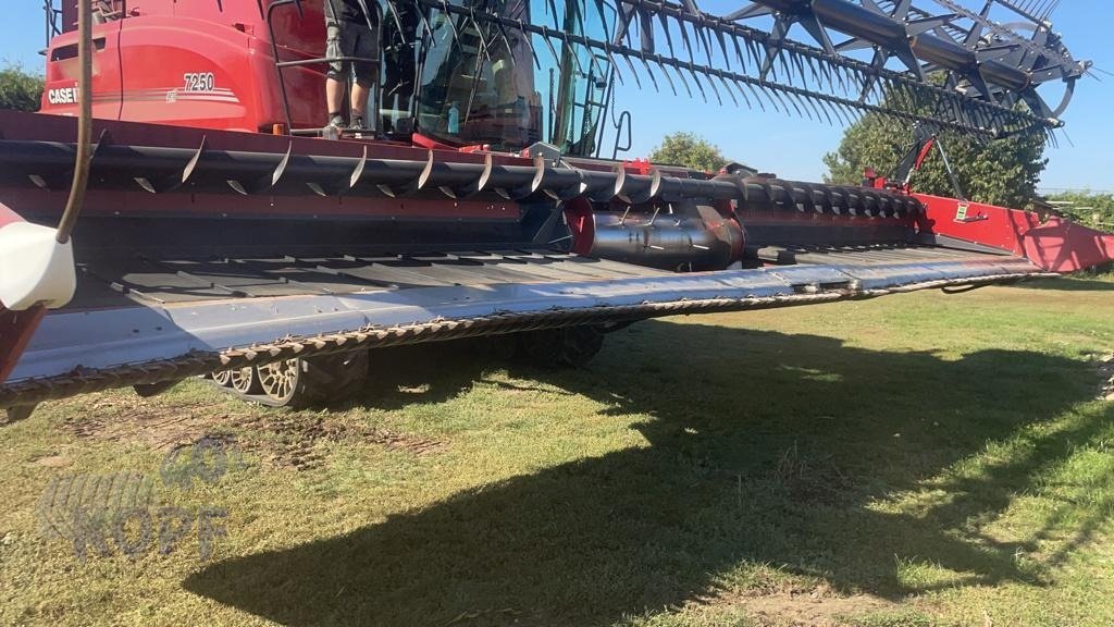 Mähdrescher tip Case IH Axial  7250   Raupe   Allrad    Neuwertig, Gebrauchtmaschine in Schutterzell (Poză 4)