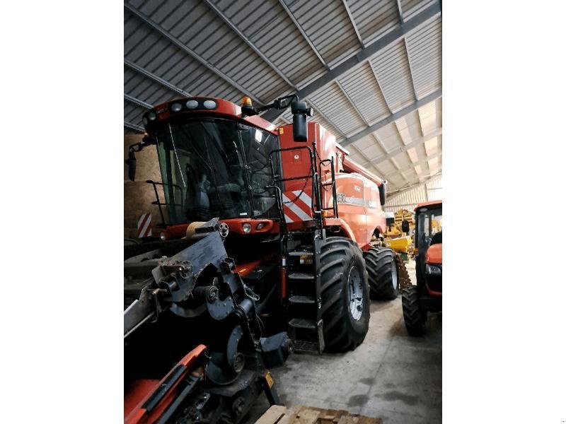 Mähdrescher del tipo Case IH AXIAL 9230, Gebrauchtmaschine en CHATEAUBRIANT CEDEX (Imagen 1)