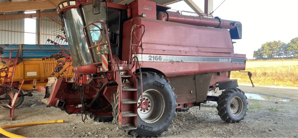 Mähdrescher от тип Case IH Axial Flow 2166, Gebrauchtmaschine в CHATEAUBRIANT CEDEX (Снимка 1)