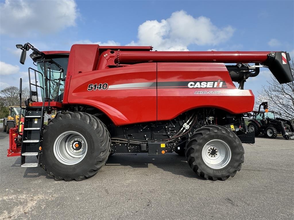 Mähdrescher типа Case IH Axial Flow 5140 KUN 350 TIMER! MED 22 FODS VARIO SKÆREBORD!, Gebrauchtmaschine в Nørager (Фотография 3)