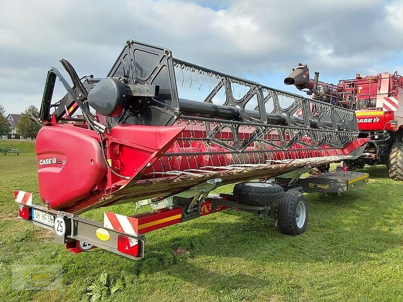 Mähdrescher Türe ait Case IH Axial-Flow 6150 inkl. 6,70 m Schneidwerk und Wagen, Vorführmaschine içinde Mühlhausen-Görmar (resim 13)