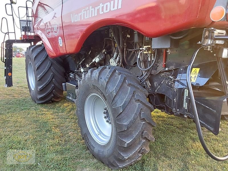 Mähdrescher Türe ait Case IH Axial-Flow 6150 inkl. Schneidwerk 7,62 m und Wagen, Vorführmaschine içinde Mühlhausen-Görmar (resim 3)