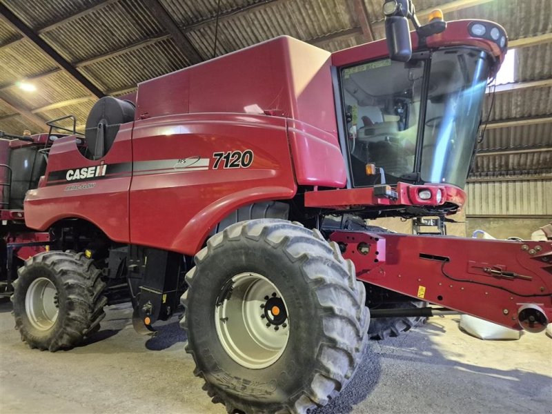 Mähdrescher tip Case IH Axial Flow 7120 25 fod 3050 skærebord, med boggie vogn, Gebrauchtmaschine in Spøttrup (Poză 1)