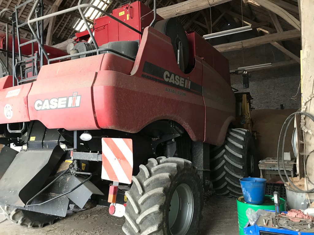 Mähdrescher tipa Case IH AXIAL-FLOW 7120, Gebrauchtmaschine u VERT TOULON (Slika 4)