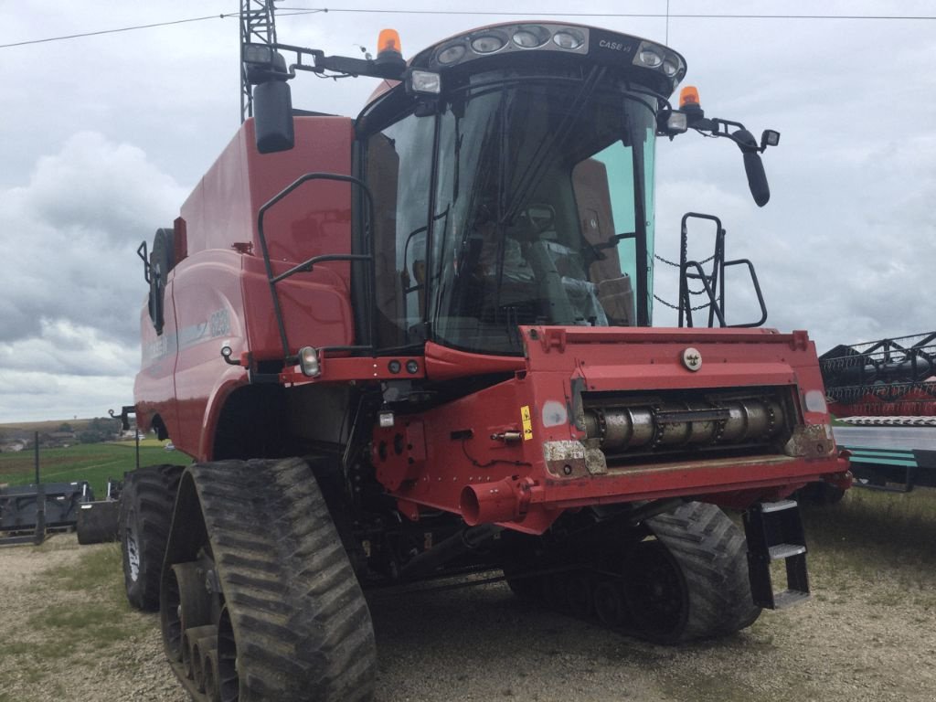 Mähdrescher typu Case IH AXIAL FLOW 8230, Gebrauchtmaschine v azerailles (Obrázek 2)