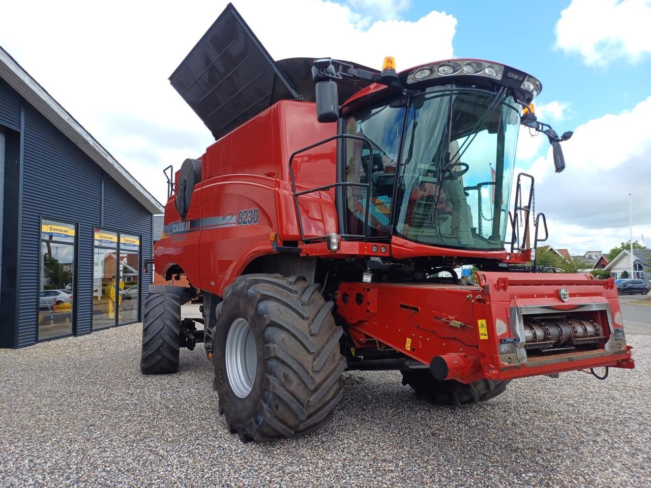 Mähdrescher of the type Case IH AXIAL FLOW 8230, Gebrauchtmaschine in Skjern (Picture 2)