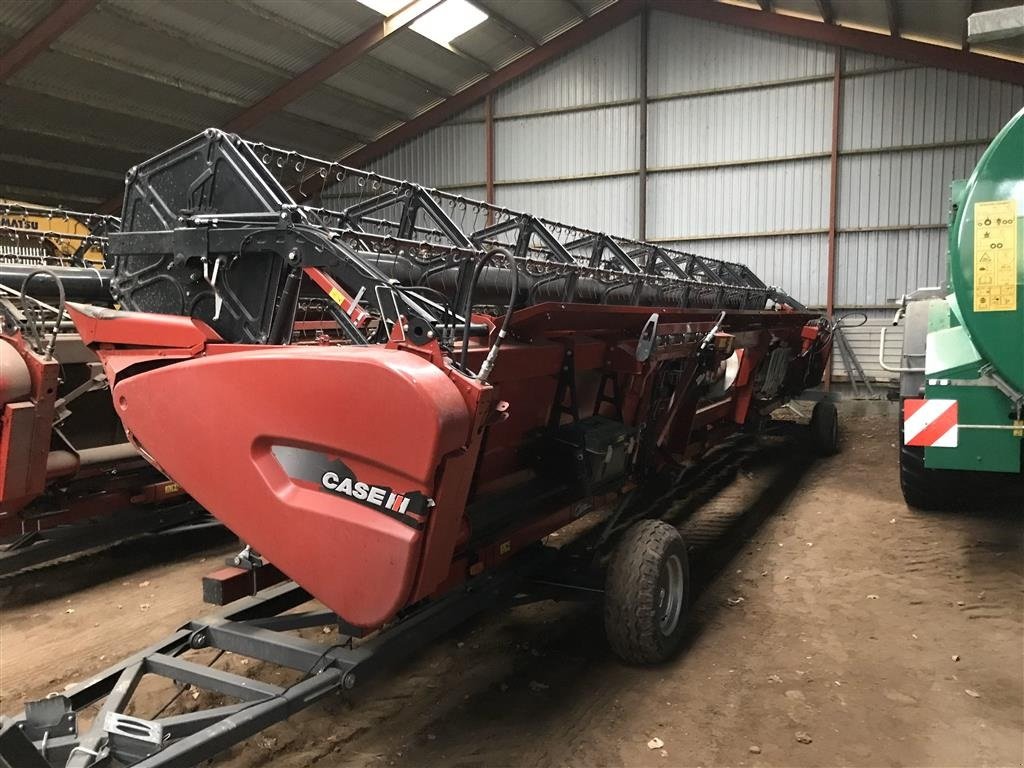 Mähdrescher a típus Case IH AXIAL-FLOW 8250 Med 4WD og Harvest Command, kun 570 tærsketimer, Gebrauchtmaschine ekkor: Horsens (Kép 4)