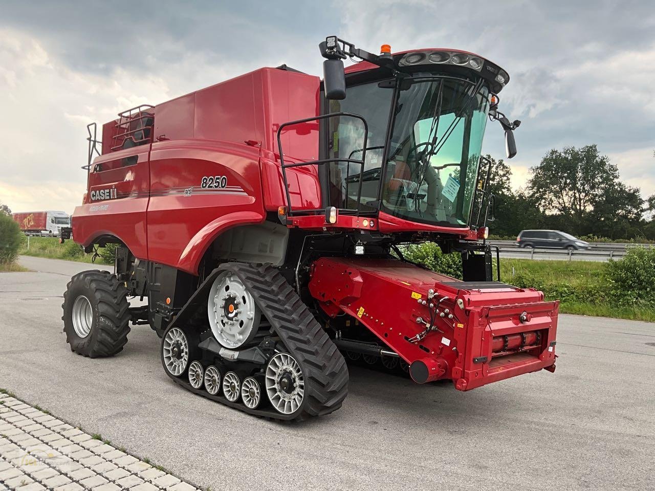 Mähdrescher Türe ait Case IH Axial-Flow 8250 Raupe, Neumaschine içinde Pfreimd (resim 4)