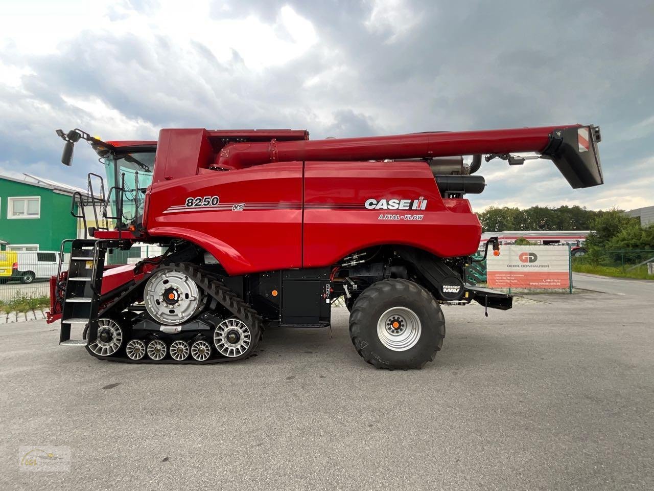 Mähdrescher tipa Case IH Axial-Flow 8250 Raupe, Neumaschine u Pfreimd (Slika 9)