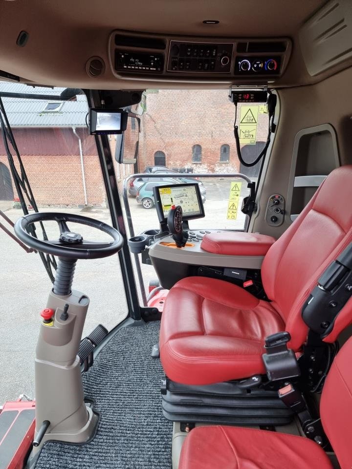 Mähdrescher Türe ait Case IH AXIAL-FLOW 8250, Gebrauchtmaschine içinde Viborg (resim 3)