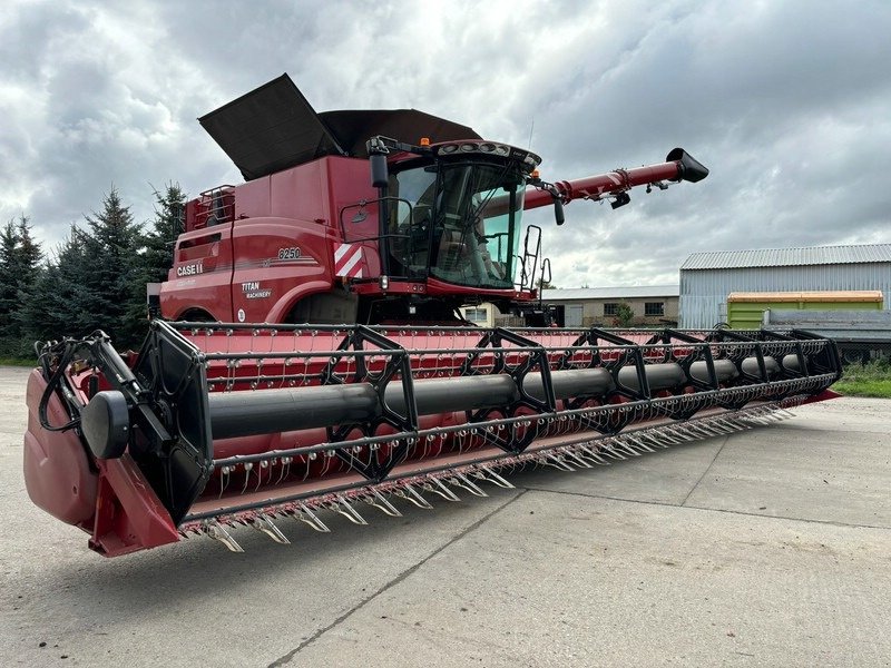 Mähdrescher a típus Case IH Axial Flow 8250, Gebrauchtmaschine ekkor: Rollwitz (Kép 1)