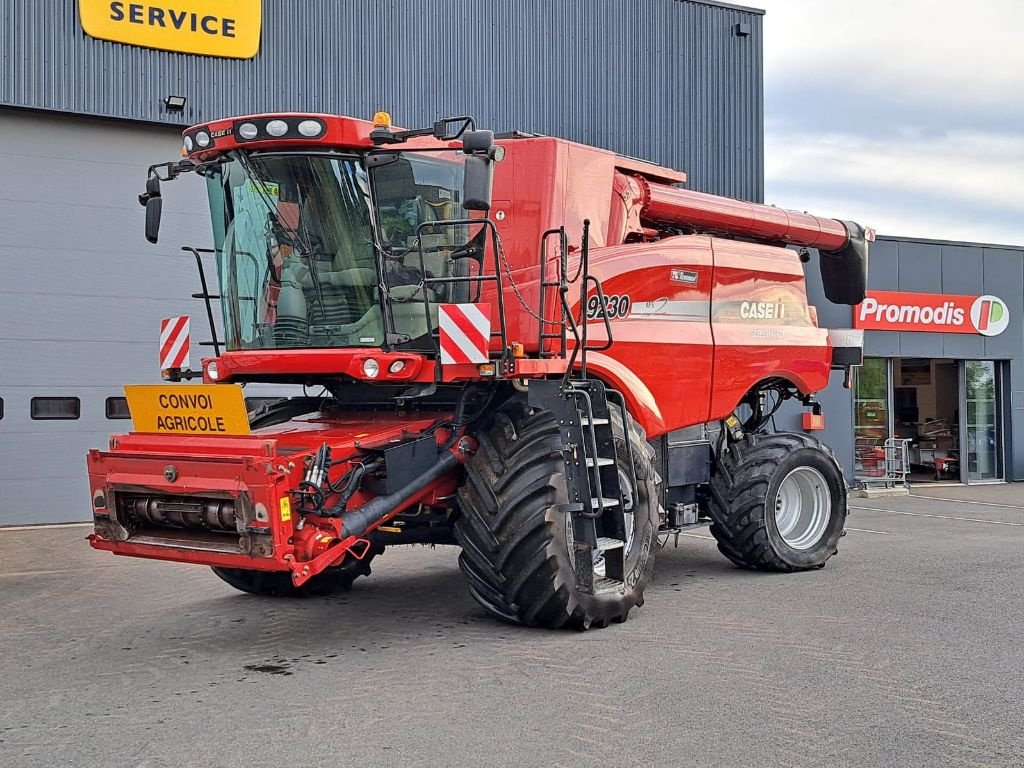 Mähdrescher tip Case IH Axial-Flow 9230, Gebrauchtmaschine in CHATEAUBRIANT CEDEX (Poză 3)