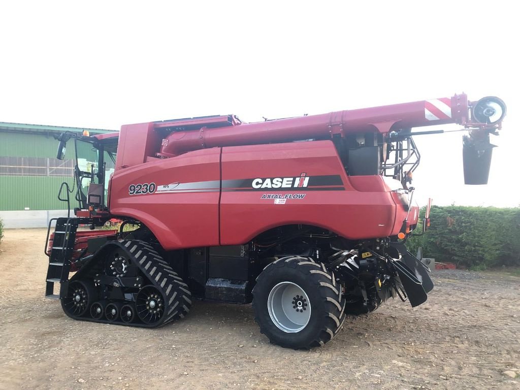 Mähdrescher типа Case IH AXIAL FLOW AFS 9230, Gebrauchtmaschine в MORHANGE (Фотография 1)