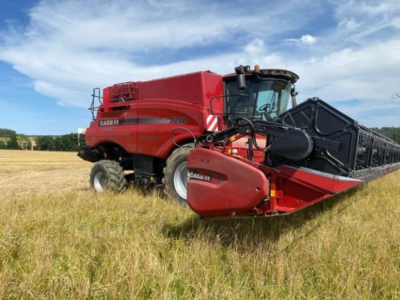 Mähdrescher tip Case IH AXIAL-FLOW7240, Gebrauchtmaschine in CHAUMONT (Poză 2)