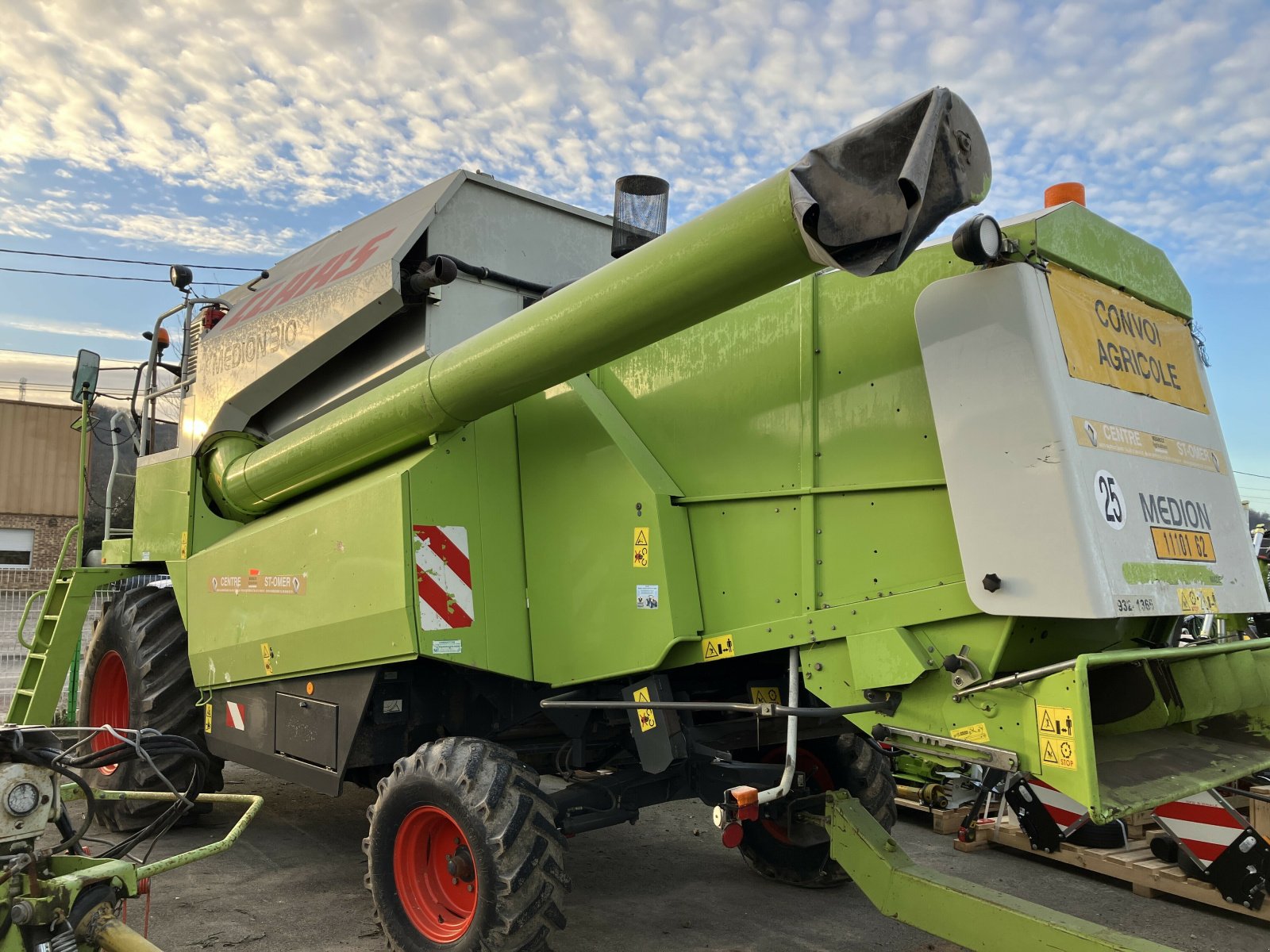 Mähdrescher tip CLAAS 310, Gebrauchtmaschine in BLENDECQUES (Poză 3)