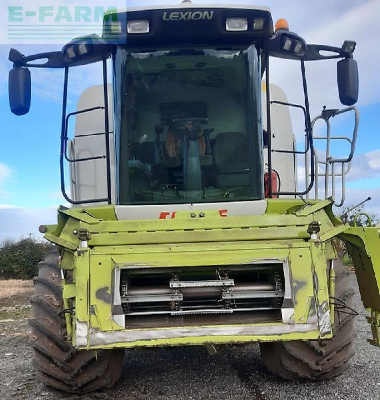 Mähdrescher от тип CLAAS 570 + montana & c750, Gebrauchtmaschine в SHREWSBURRY (Снимка 5)