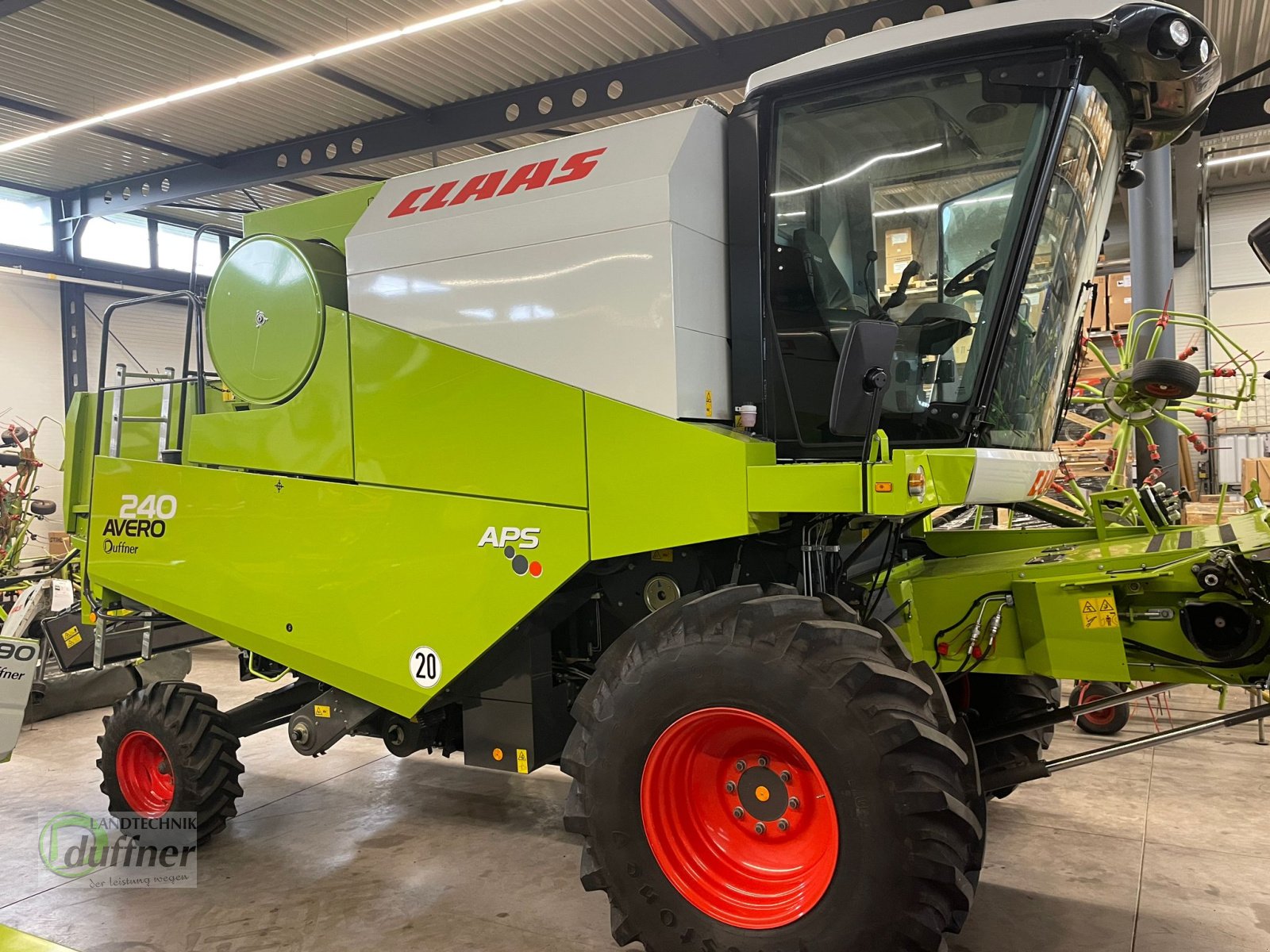 Mähdrescher typu CLAAS Avero 240 APS, Gebrauchtmaschine v Hohentengen (Obrázek 1)