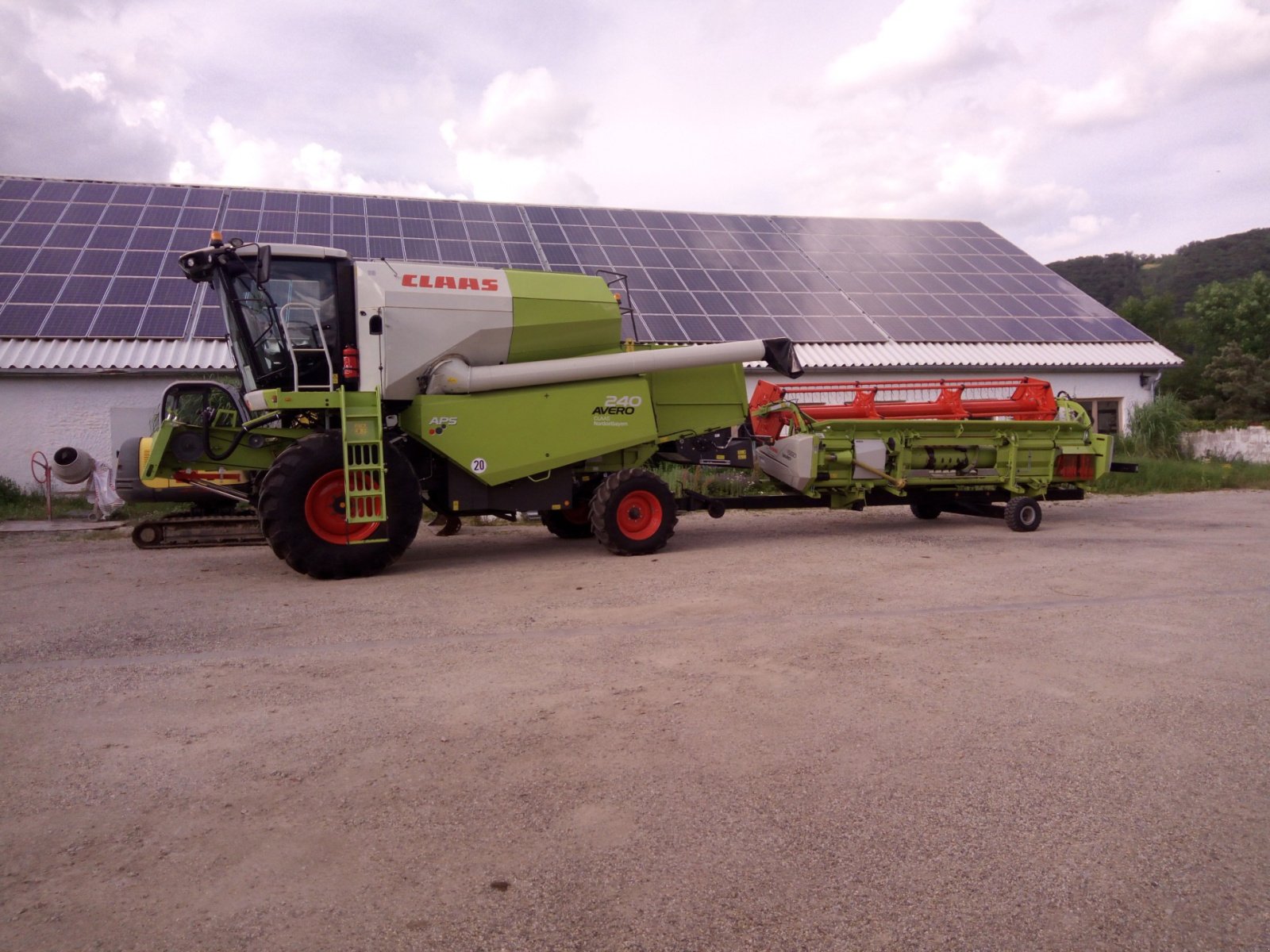 Mähdrescher typu CLAAS Avero 240 APS, Gebrauchtmaschine v Furth im Wald (Obrázek 1)