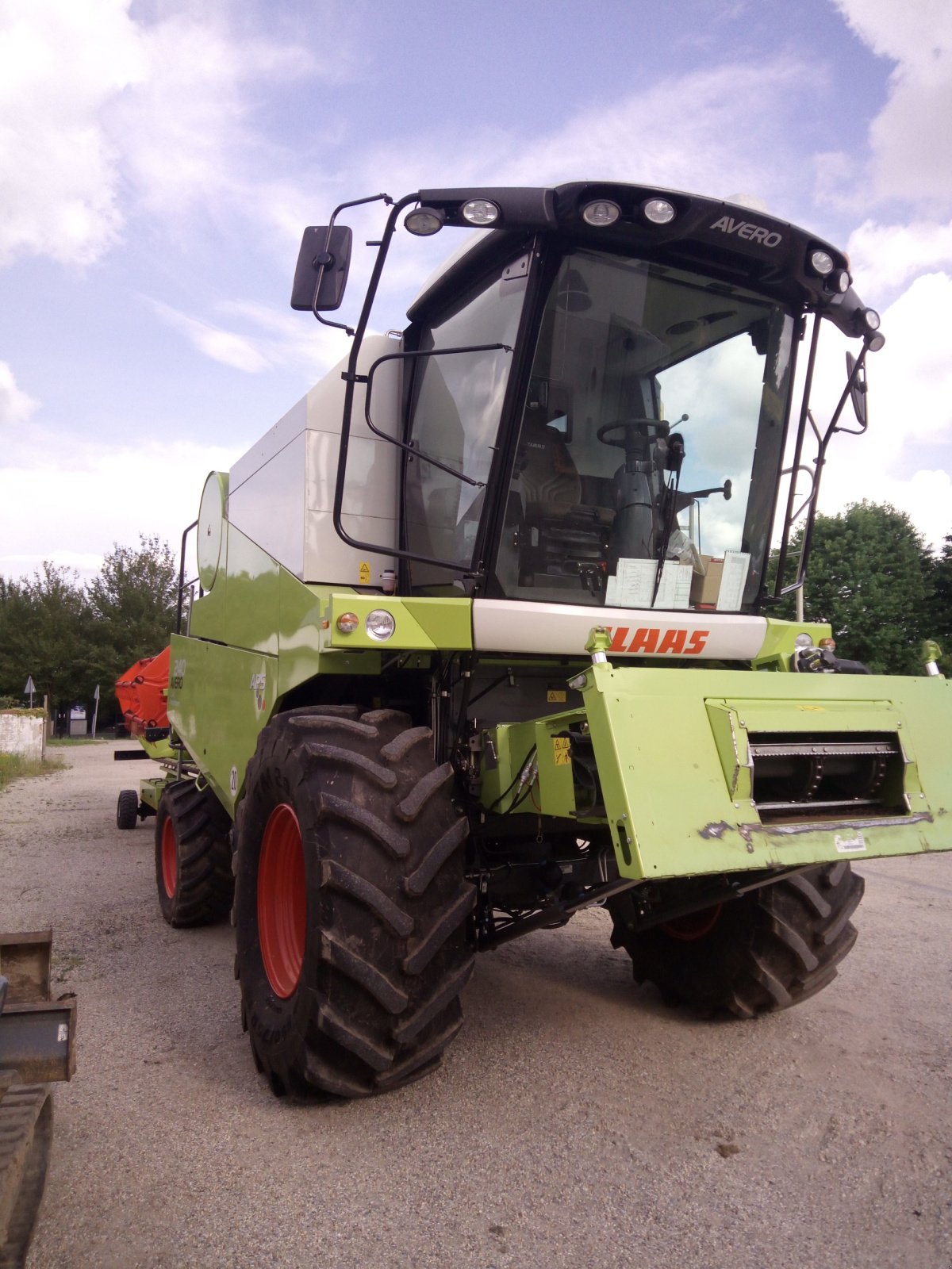 Mähdrescher typu CLAAS Avero 240 APS, Gebrauchtmaschine v Furth im Wald (Obrázek 3)