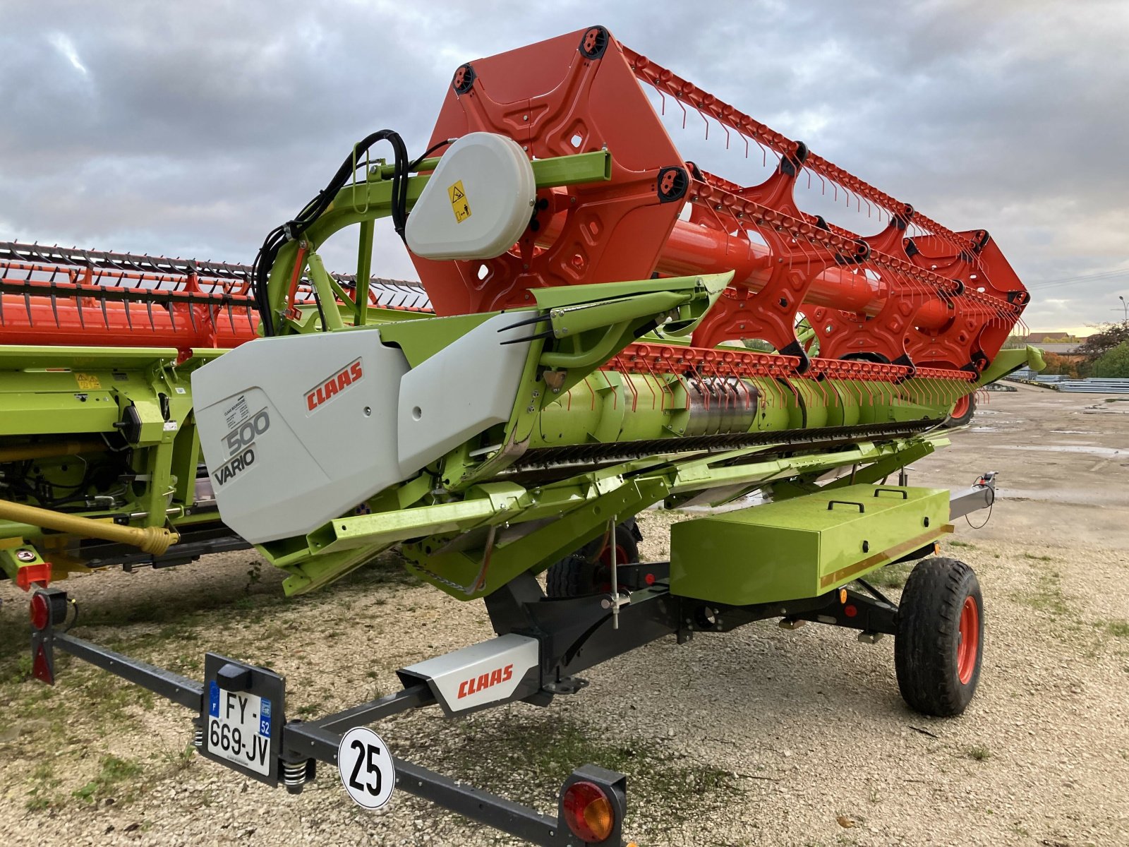 Mähdrescher za tip CLAAS AVERO 240 - STAGE V LOC, Gebrauchtmaschine u NOGENT (Slika 9)