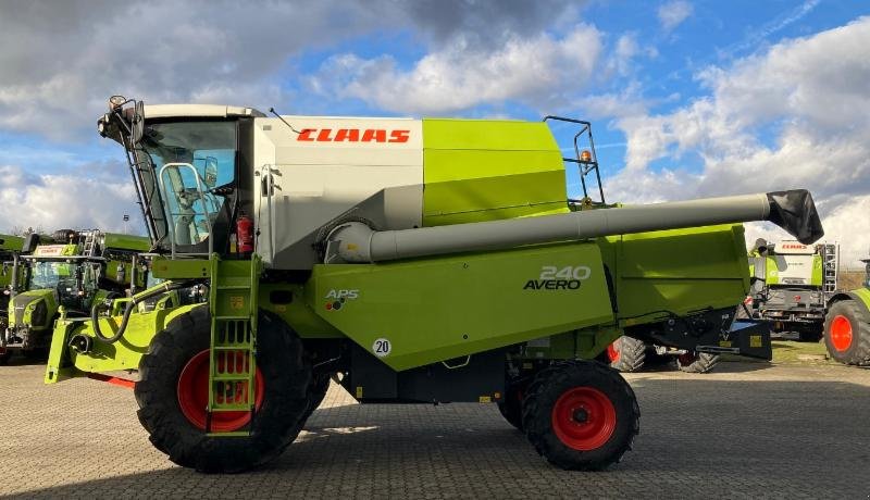 Mähdrescher του τύπου CLAAS AVERO 240, Gebrauchtmaschine σε Hockenheim (Φωτογραφία 2)