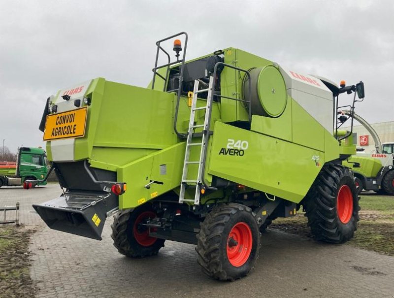 Mähdrescher del tipo CLAAS AVERO 240, Gebrauchtmaschine In Hockenheim (Immagine 5)