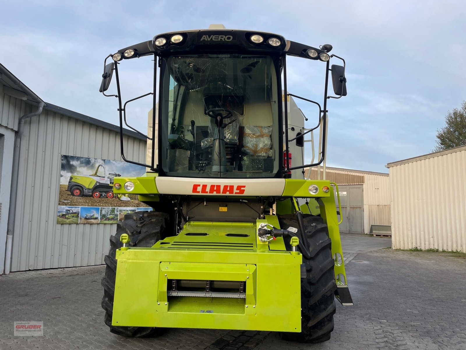 Mähdrescher van het type CLAAS Avero 240, Gebrauchtmaschine in Dorfen (Foto 2)