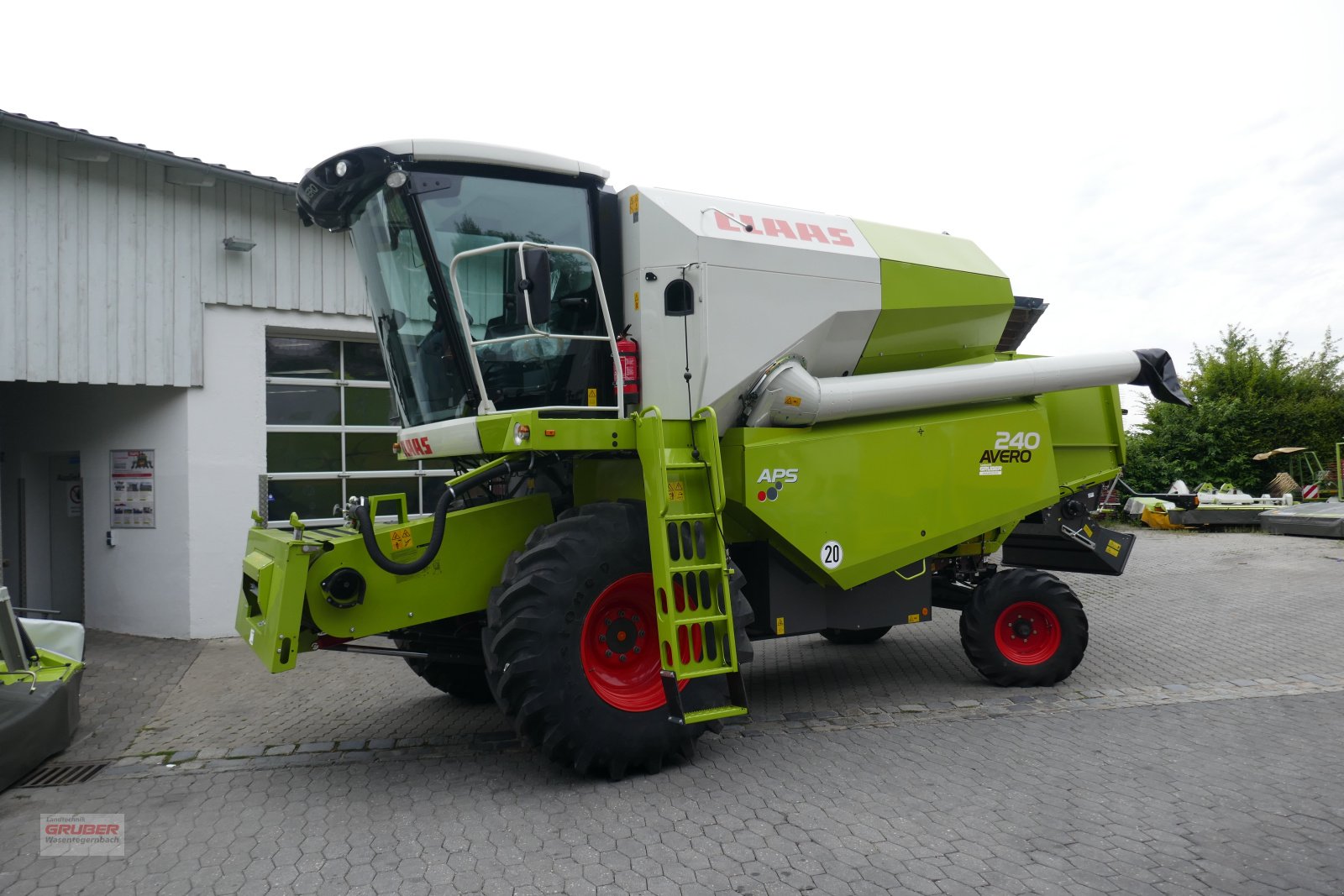 Mähdrescher typu CLAAS Avero 240, Gebrauchtmaschine v Dorfen (Obrázek 1)