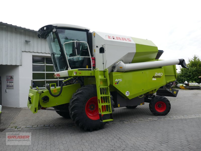 Mähdrescher des Typs CLAAS Avero 240, Gebrauchtmaschine in Dorfen (Bild 1)