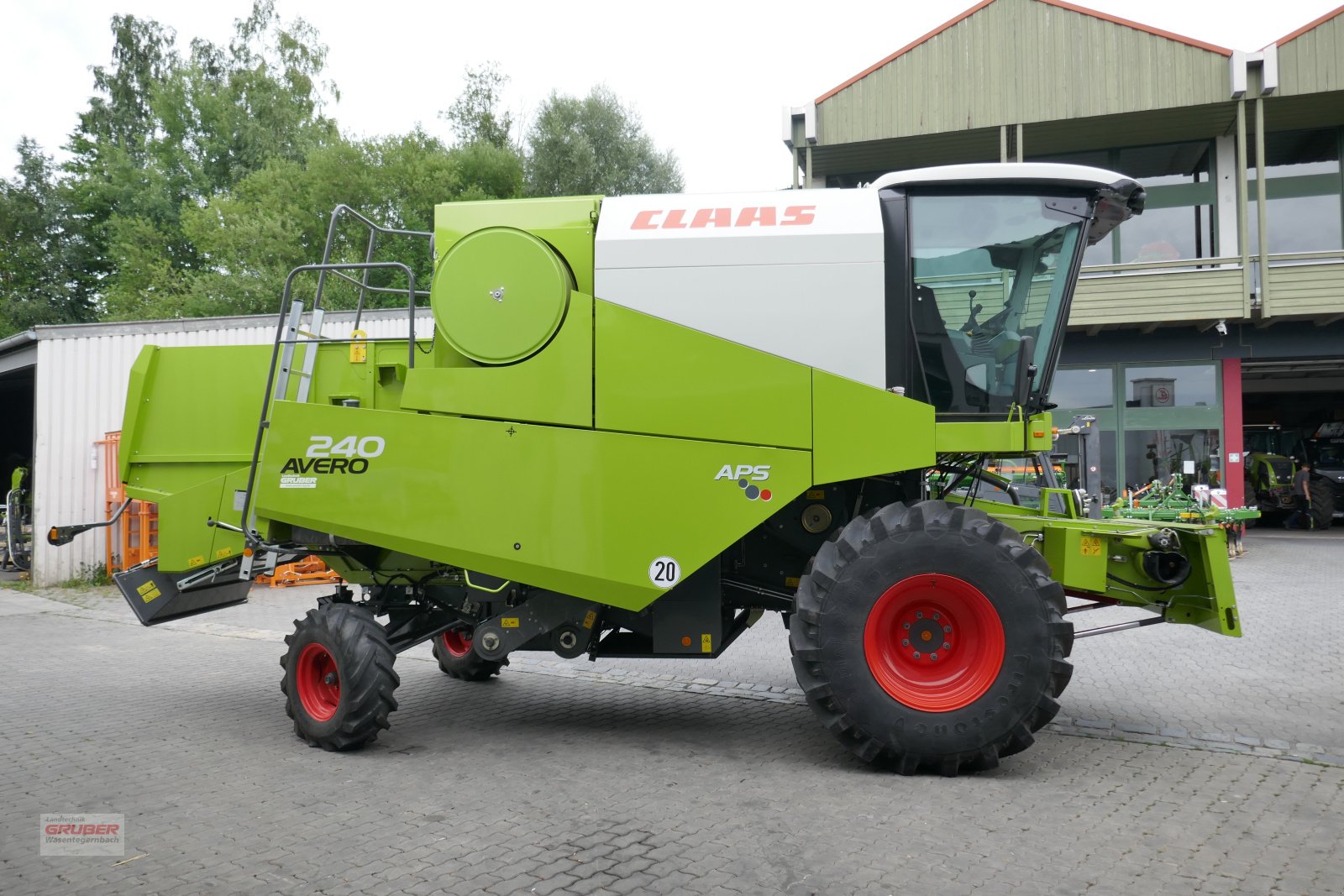 Mähdrescher del tipo CLAAS Avero 240, Gebrauchtmaschine en Dorfen (Imagen 3)