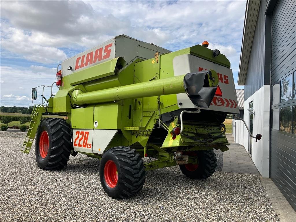 Mähdrescher van het type CLAAS COMMANDOR 228 CS, Gebrauchtmaschine in Thorsø (Foto 2)