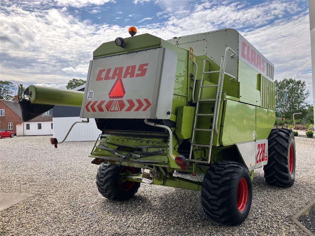 Mähdrescher van het type CLAAS COMMANDOR 228 CS, Gebrauchtmaschine in Thorsø (Foto 6)