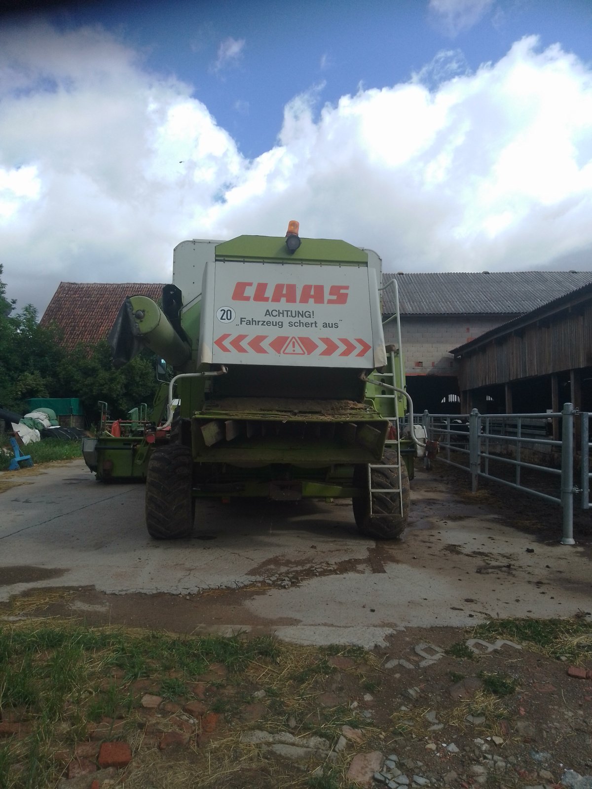 Mähdrescher del tipo CLAAS Commandor 228 CS, Gebrauchtmaschine en Stadtlauringen (Imagen 2)