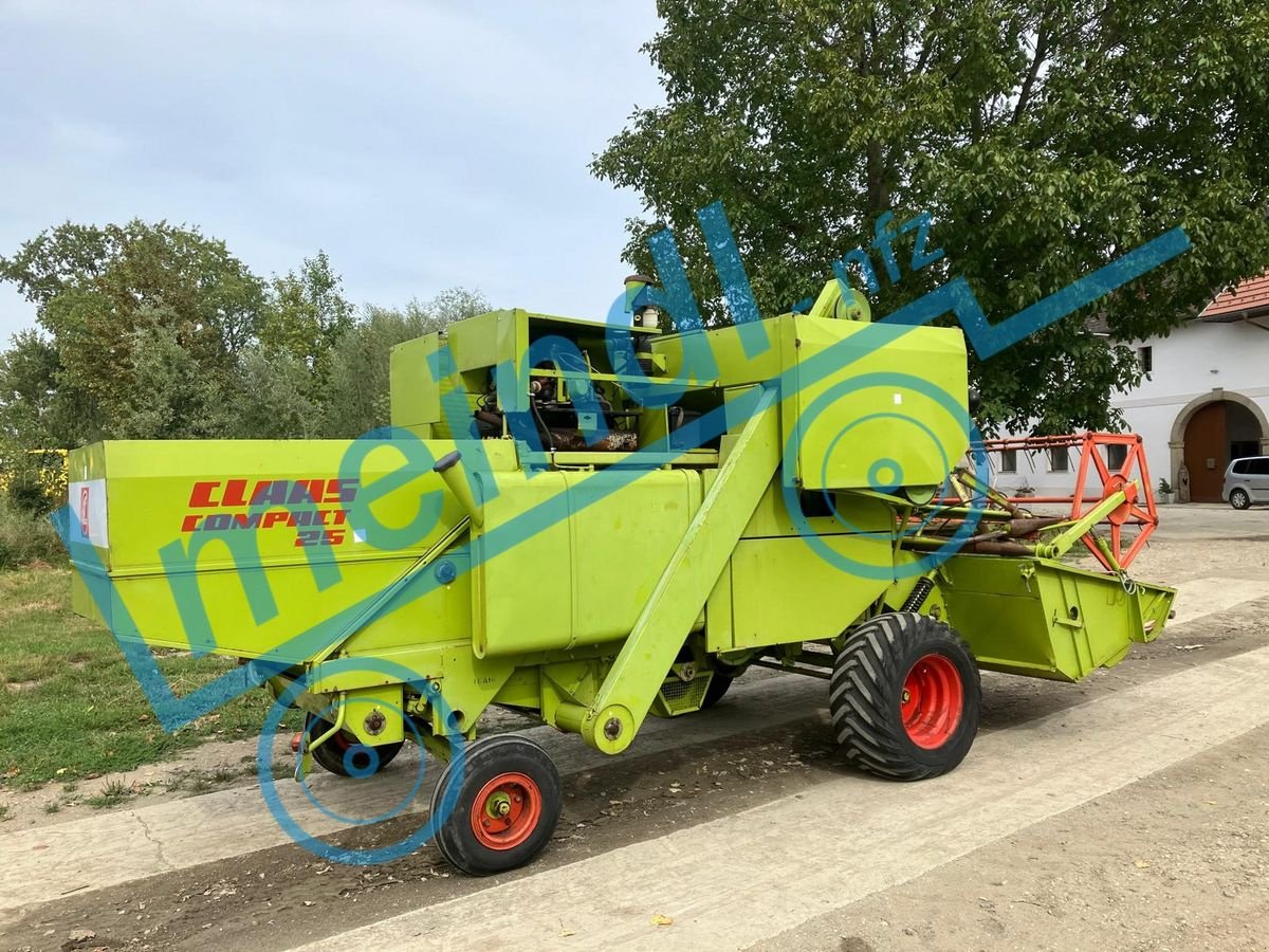 Mähdrescher du type CLAAS Compact Mähdrescher, Gebrauchtmaschine en Eferding (Photo 4)