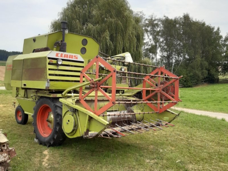 Mähdrescher des Typs CLAAS Cosmos, Gebrauchtmaschine in Schweitenkirchen (Bild 1)