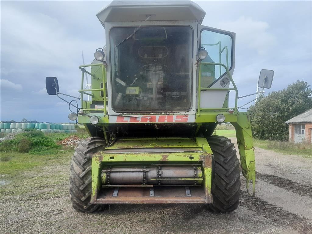 Mähdrescher du type CLAAS Dominator 106 Hydro, Gebrauchtmaschine en Skive (Photo 2)