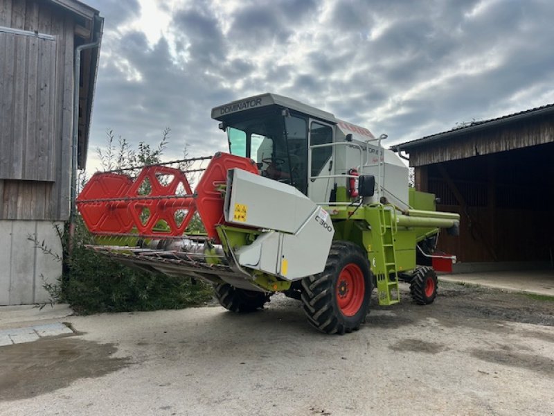 Mähdrescher du type CLAAS Dominator 150 Hydro, Gebrauchtmaschine en Neuenstein (Photo 1)