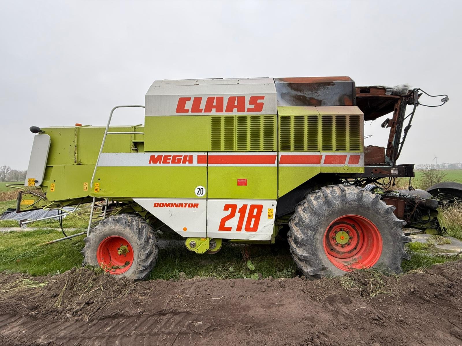 Mähdrescher tip CLAAS Dominator 218 Mega II, Gebrauchtmaschine in Upgant-Schott (Poză 1)