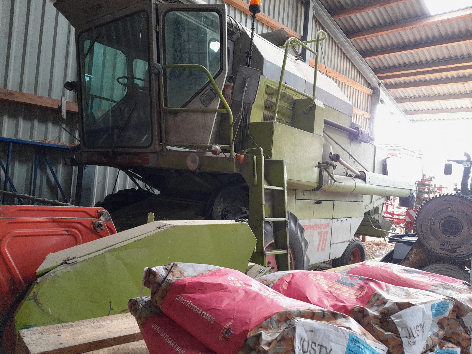 Mähdrescher des Typs CLAAS Dominator 76, Gebrauchtmaschine in Friolzheim (Bild 2)