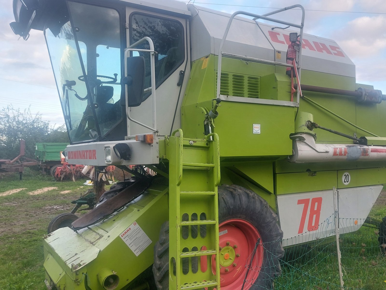 Mähdrescher des Typs CLAAS Dominator 78 Classic, Gebrauchtmaschine in Waldalgesheim (Bild 2)