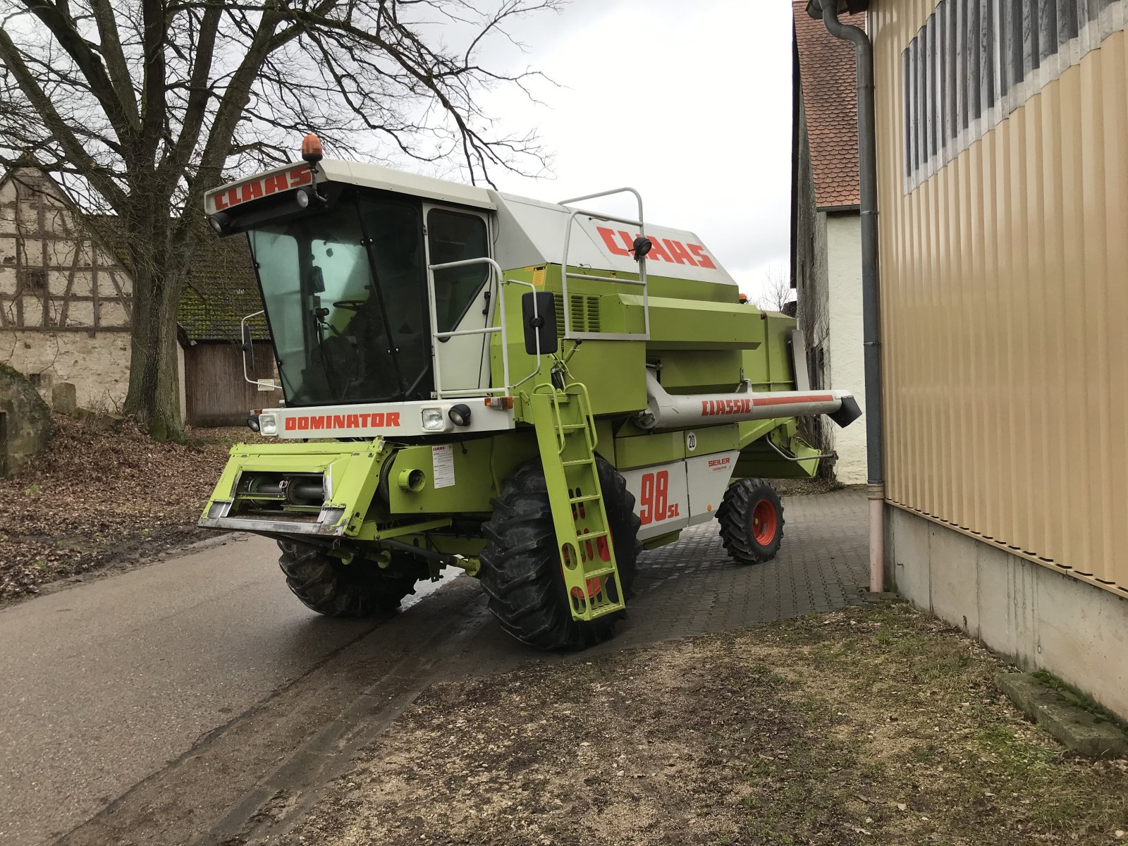 Mähdrescher Türe ait CLAAS Dominator 98 SL Classic, Gebrauchtmaschine içinde Sachsen bei Ansbach (resim 3)