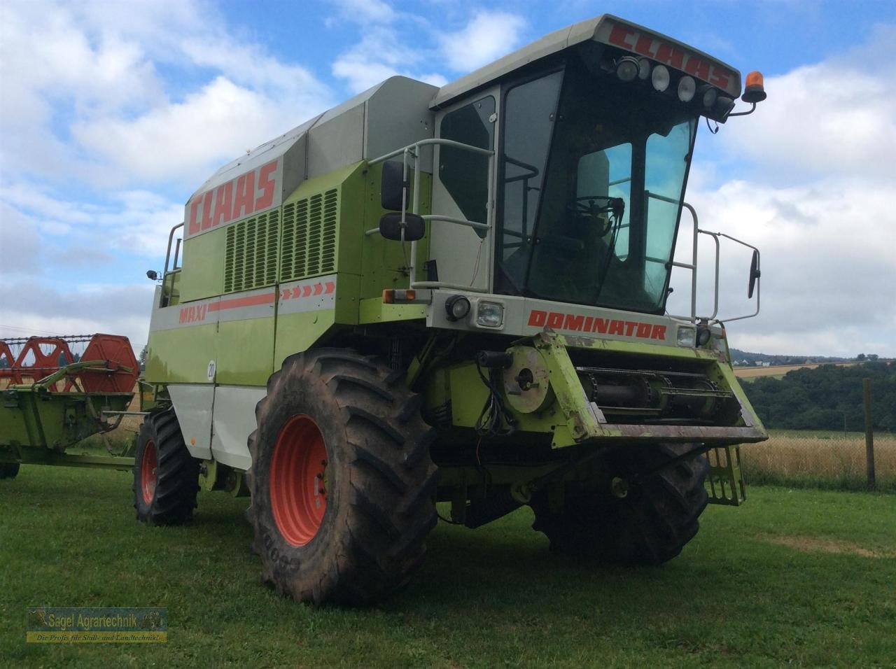 Mähdrescher типа CLAAS Dominator Maxi 118 S, Gebrauchtmaschine в Rhaunen (Фотография 2)